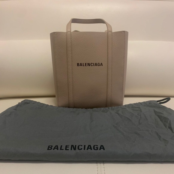 Small tote - Picture 1 of 1
